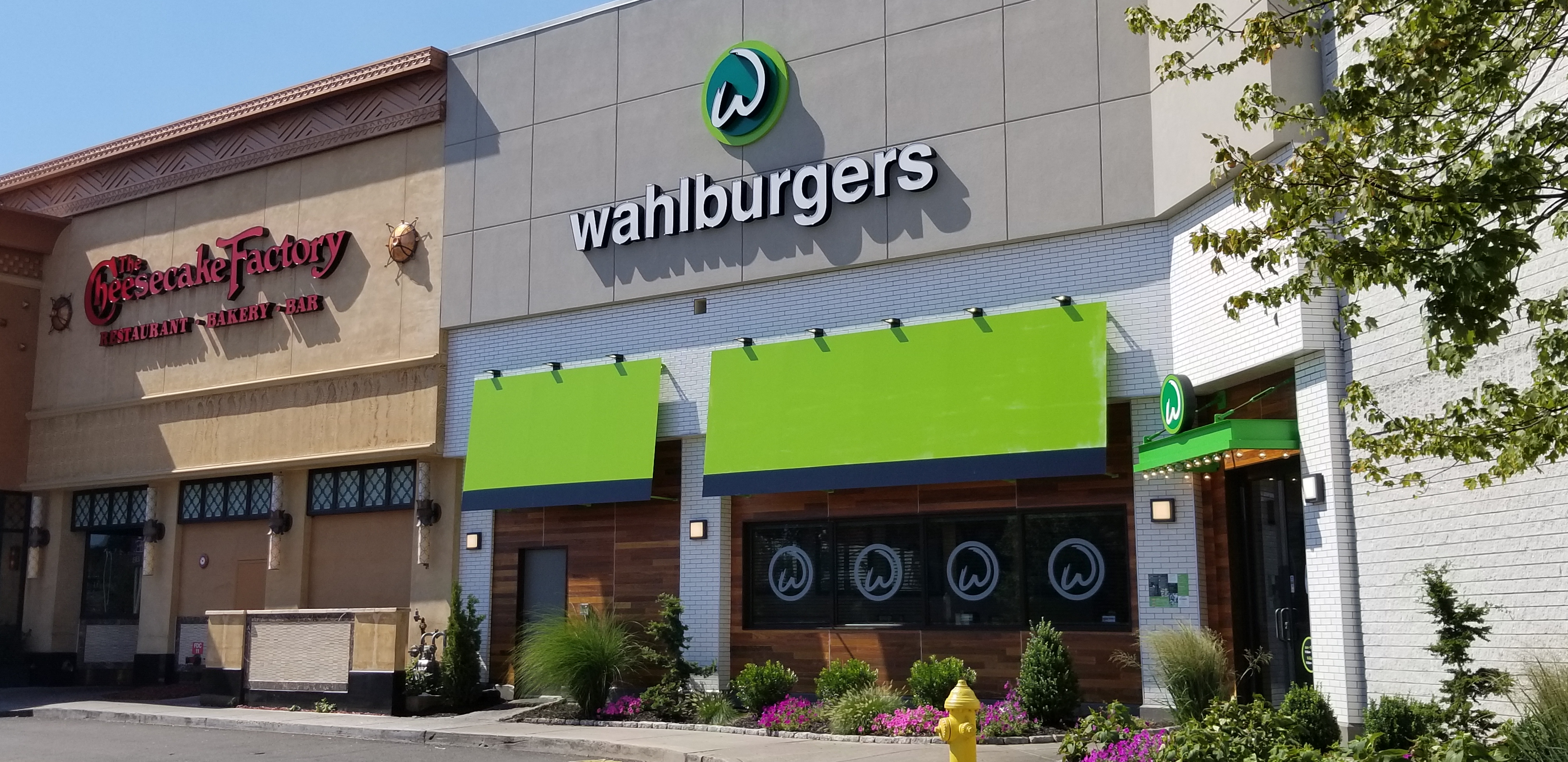 Mega Movie Star On A Roll: It’s A Family Affair At Wahlburgers